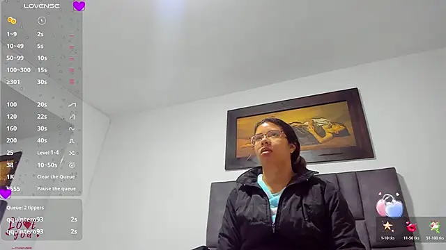 Snapshot of Vahiolet_smith chatting on February 7, 12:36 am Vahiolet smith online show from February 7, 12:36 am