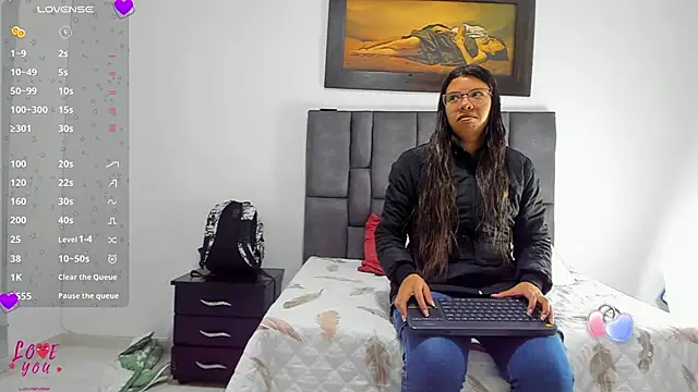 Snapshot of Vahiolet_smith chatting on February 12, 3:01 am Vahiolet smith online show from February 12, 3:01 am