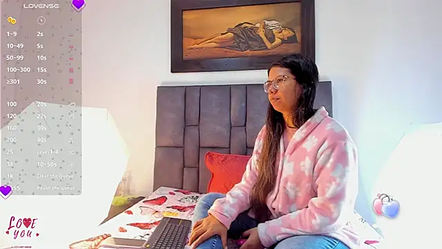 Snapshot of Vahiolet_smith chatting on February 21, 3:07 am Vahiolet smith online show from February 21, 3:07 am