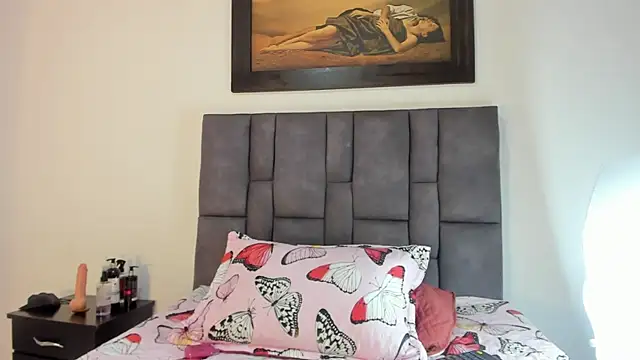 Snapshot of Vahiolet_smith chatting on March 5, 3:13 am Vahiolet smith online show from March 5, 3:13 am