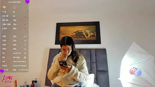 Vahiolet smith online show from April 10, 3:12 am