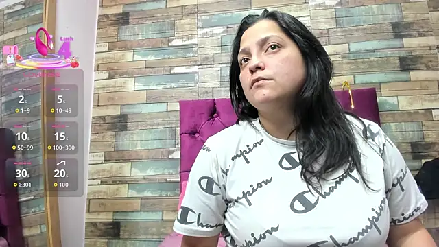 Snapshot of KataleyaStiward chatting on December 2, 1:50 pm KataleyaStiward online show from December 2, 1:50 pm