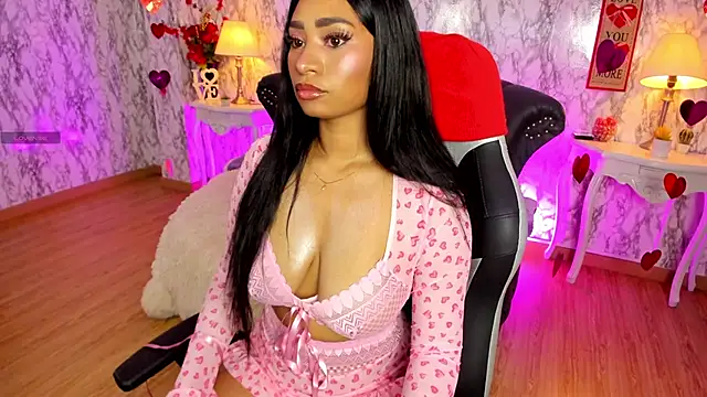 Snapshot of SpicyAmelia chatting on February 14, 1:18 pm SpicyAmelia online show from February 14, 1:18 pm