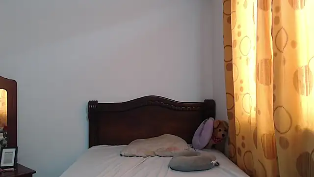 Snapshot of StormiHills chatting on November 14, 3:44 pm StormiHills online show from November 14, 3:44 pm