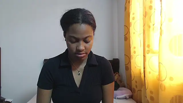 Snapshot of StormiHills chatting on November 19, 6:41 pm StormiHills online show from November 19, 6:41 pm