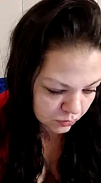 Snapshot of winterpawg chatting on December 3, 2:25 am winterpawg online show from December 3, 2:25 am