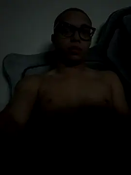 Snapshot of BubbaATL chatting on December 5, 2:42 am BubbaATL online show from December 5, 2:42 am