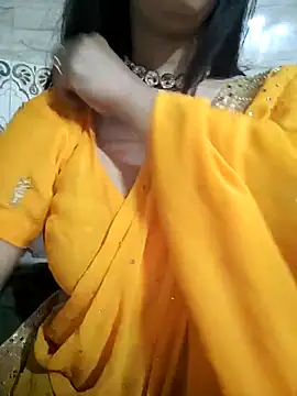 Snapshot of Aradhya-Sharma chatting on February 14, 6:12 am Aradhya-Sharma online show from February 14, 6:12 am