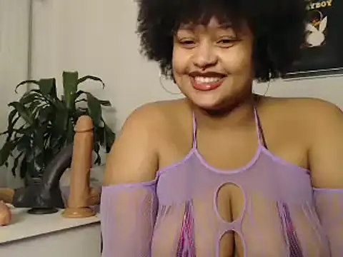 Snapshot of TheeVixxxen chatting on January 8, 12:05 pm TheeVixxxen online show from January 8, 12:05 pm