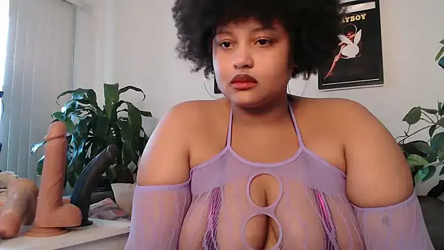 Snapshot of TheeVixxxen chatting on January 19, 8:09 pm TheeVixxxen online show from January 19, 8:09 pm