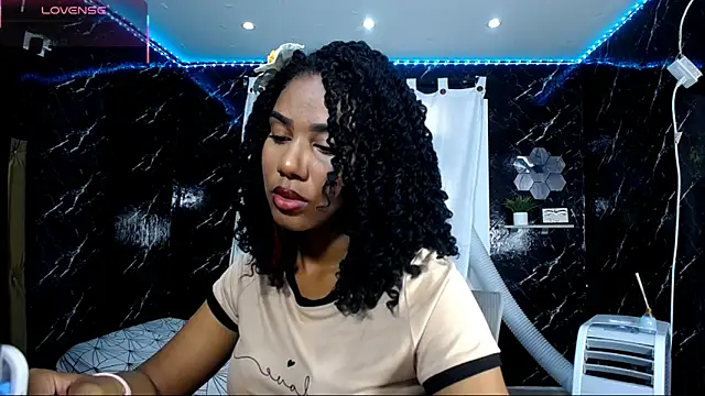 Snapshot of Hillary_queen chatting on September 13, 12:38 pm Hillary queen online show from September 13, 12:38 pm