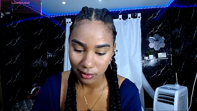 Snapshot of Hillary_queen chatting on October 4, 12:47 pm Hillary queen online show from October 4, 12:47 pm