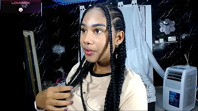 Snapshot of Hillary_queen chatting on October 15, 12:38 pm Hillary queen online show from October 15, 12:38 pm