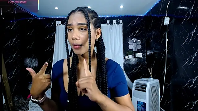 Snapshot of Hillary_queen chatting on October 17, 12:41 pm Hillary queen online show from October 17, 12:41 pm