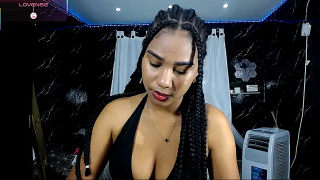 Snapshot of Hillary_queen chatting on October 18, 12:50 pm Hillary queen online show from October 18, 12:50 pm