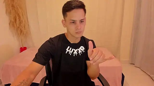 Snapshot of JANER_03 chatting on December 21, 1:18 pm JANER 03 online show from December 21, 1:18 pm