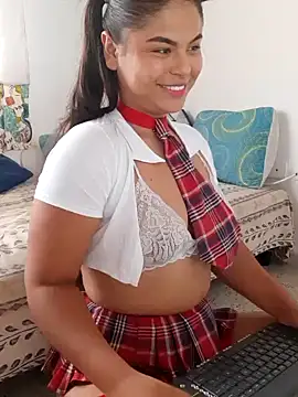 Snapshot of Cleo_hills chatting on December 6, 3:44 pm Cleo hills online show from December 6, 3:44 pm