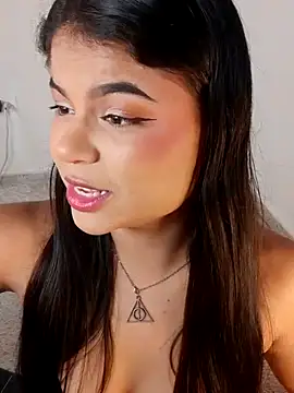 Snapshot of Cleo_hills chatting on February 18, 1:22 pm Cleo hills online show from February 18, 1:22 pm