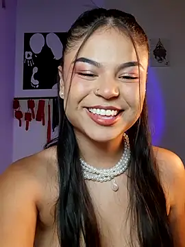 Snapshot of Cleo_hills chatting on November 27, 2:52 pm Cleo hills online show from November 27, 2:52 pm