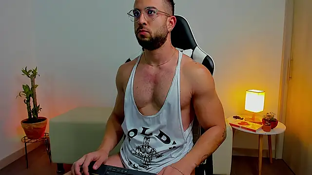 dafboy1 online show from December 4, 11:19 am