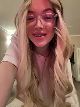 KylieJoyce online show from February 26, 10:09 pm