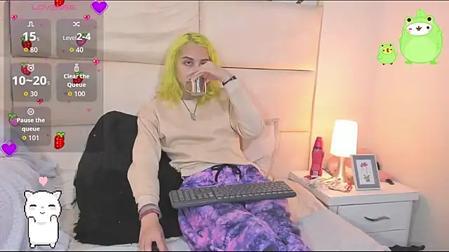 -kisa  online show from October 24, 2:19 am