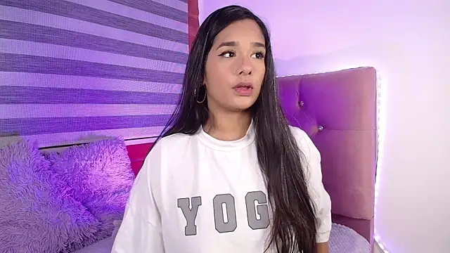 Snapshot of Maeena chatting on January 18, 6:10 pm Maeena online show from January 18, 6:10 pm