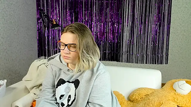 Seductive She Wolf online show from March 2, 5:25 pm