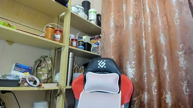 Seductive She Wolf online show from April 20, 6:20 pm