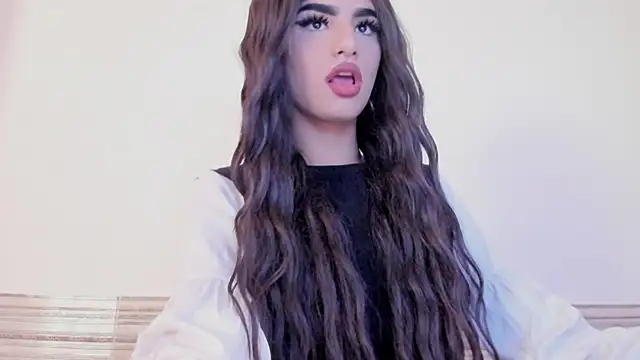 Sophia Cambpell online show from February 10, 9:30 pm