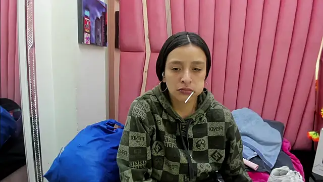 Sarah Hornny online show from February 21, 3:51 am