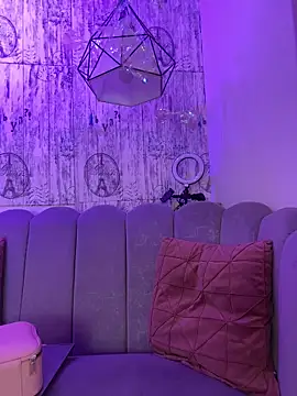 AbyThompson online show from December 17, 7:31 pm