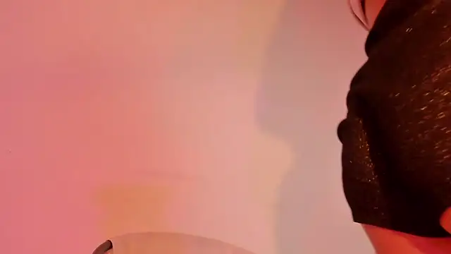 HarleyRedd online show from February 25, 6:47 am