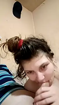 Snapshot of Andreyuzw chatting on November 23, 8:08 pm Andreyuzw online show from November 23, 8:08 pm