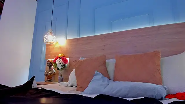 andymiller  online show from February 9, 5:43 pm