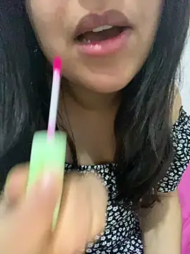 Snapshot of yassminsexy22 chatting on January 7, 3:44 pm yassminsexy22 online show from January 7, 3:44 pm