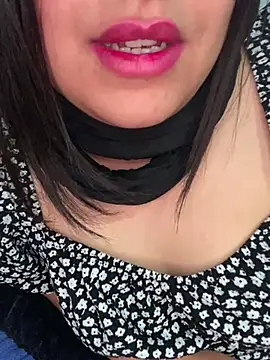 Snapshot of yassminsexy22 chatting on January 7, 6:45 pm yassminsexy22 online show from January 7, 6:45 pm