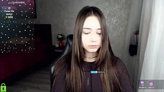 Snapshot of Mary_Moonlight chatting on December 13, 5:32 pm Mary Moonlight online show from December 13, 5:32 pm