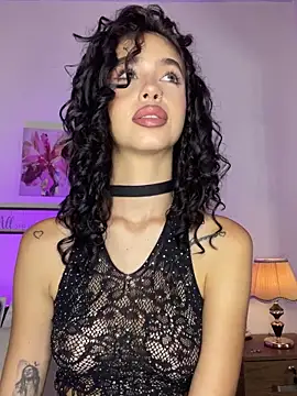 Snapshot of MarianaSnake chatting on November 15, 12:30 am MarianaSnake online show from November 15, 12:30 am