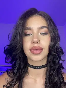 Snapshot of MarianaSnake chatting on November 20, 2:45 am MarianaSnake online show from November 20, 2:45 am