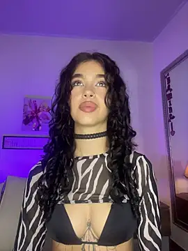 Snapshot of MarianaSnake chatting on November 23, 10:53 pm MarianaSnake online show from November 23, 10:53 pm