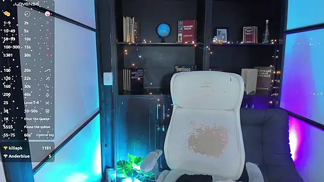 Snapshot of CamilaHarperr_ chatting on December 28, 6:17 am CamilaHarperr online show from December 28, 6:17 am