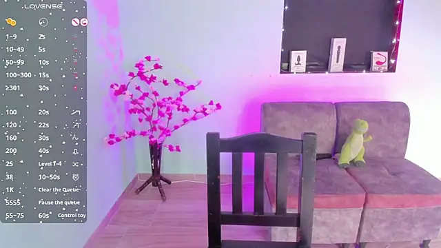 Snapshot of CamilaHarperr_ chatting on November 11, 1:00 pm CamilaHarperr online show from November 11, 1:00 pm