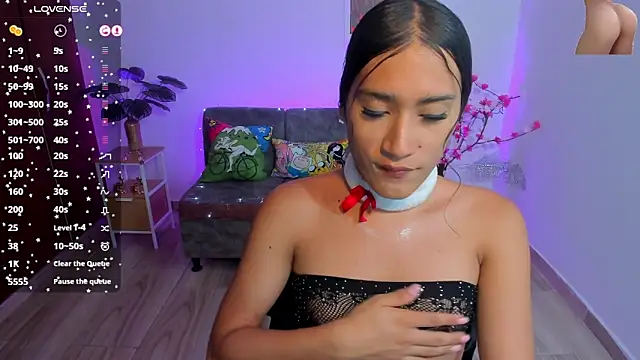 Snapshot of CamilaHarperr_ chatting on May 16, 2:19 am CamilaHarperr online show from May 16, 2:19 am