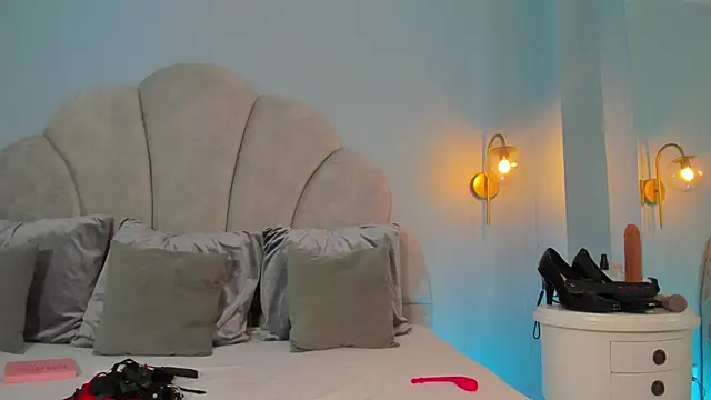 sweeet peach online show from December 6, 11:03 pm