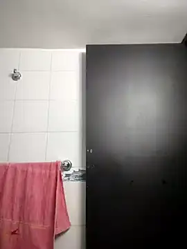 Snapshot of catalinamommyx chatting on October 15, 2:33 am catalinamommyx online show from October 15, 2:33 am