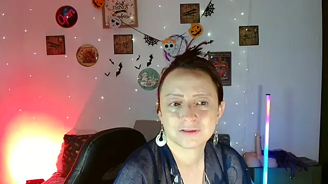 Snapshot of catalinamommyx chatting on October 27, 11:09 pm catalinamommyx online show from October 27, 11:09 pm