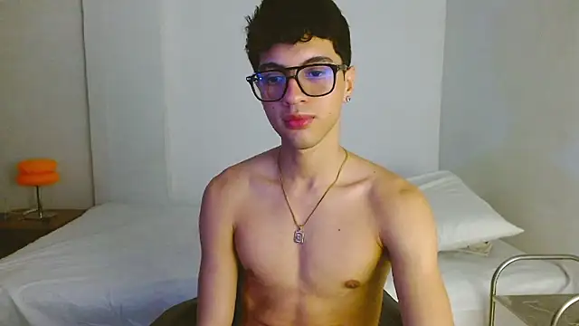 Snapshot of Angelligth chatting on November 29, 3:42 am Angelligth online show from November 29, 3:42 am