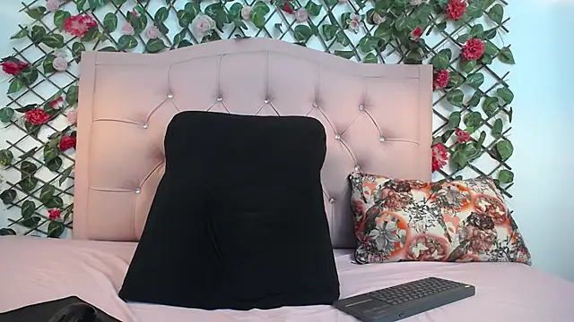 LucyCute 1 online show from April 13, 3:28 pm