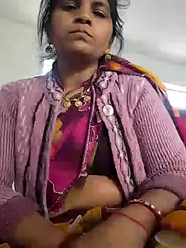 Snapshot of Hot_priya2 chatting on December 6, 2:24 am Hot priya2 online show from December 6, 2:24 am